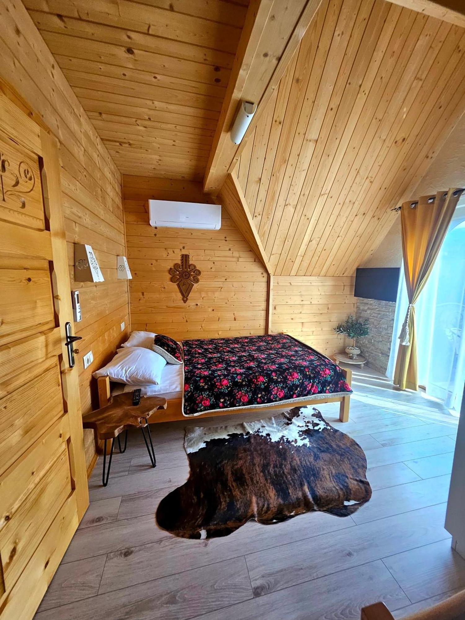 Goralska Chatka 2 Highland Cottage - Split Ac, Jacuzzi, Sauna, Private Parking, Mountains View, Garden, Zakopane Eksteriør bilde